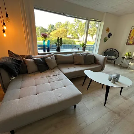 Apartment Nyrenoveret Med Balkon Og Parkering *