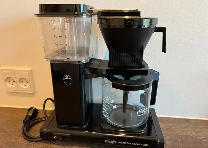 Nyrenoveret Med Balkon Og Parkering